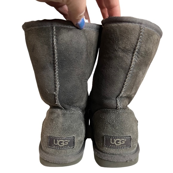 UGG Womens Classic Short II - Picture 2 of 9